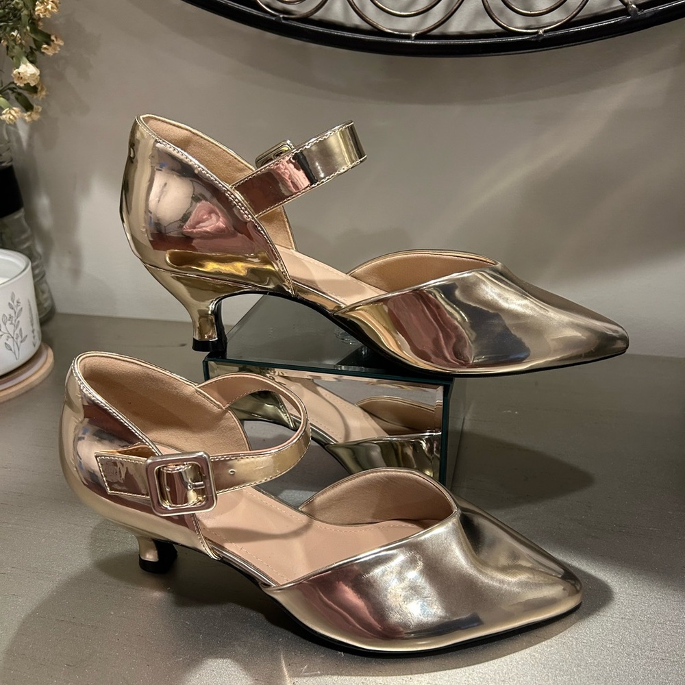 Women’s Metallic Gold Mary Jane Kitten Heel Pumps
